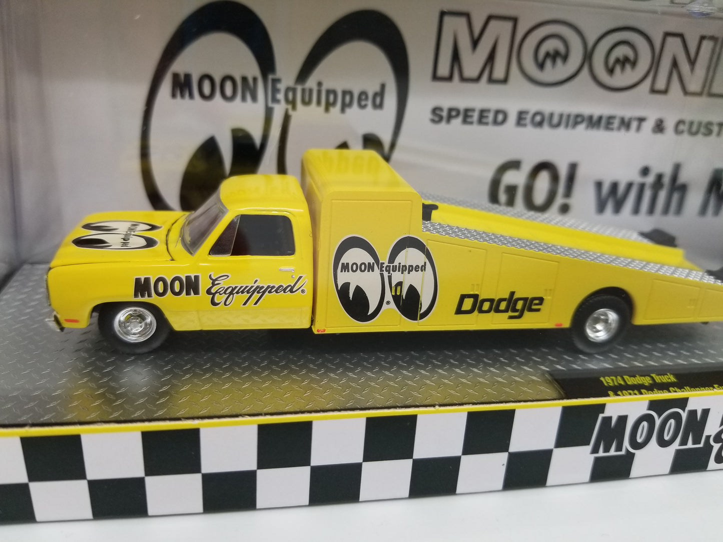 M2 1974 Dodge Truck & 1971 Dodge Challenger Funny Car Auto Hauler - Moon Eyes