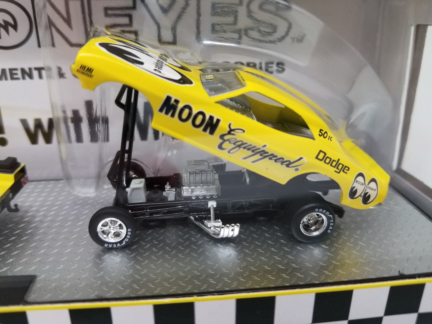 M2 1974 Dodge Truck & 1971 Dodge Challenger Funny Car Auto Hauler - Moon Eyes