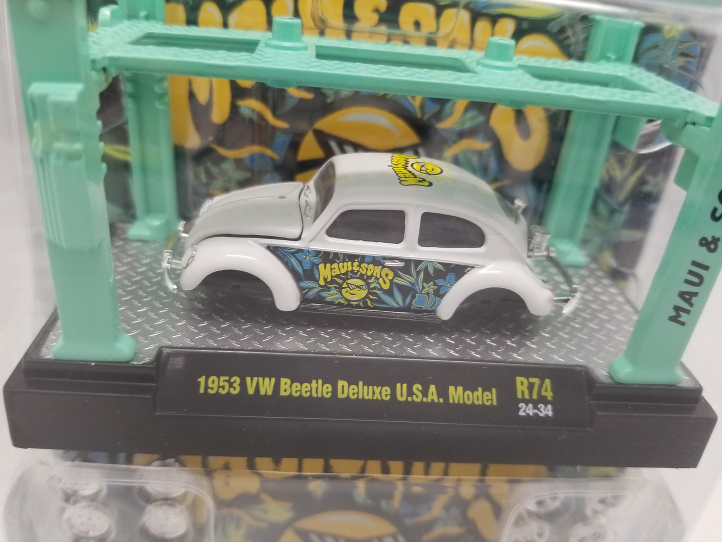 M2 1953 VW Beetle Deluxe USA Model - Maui & Sons Model Kit