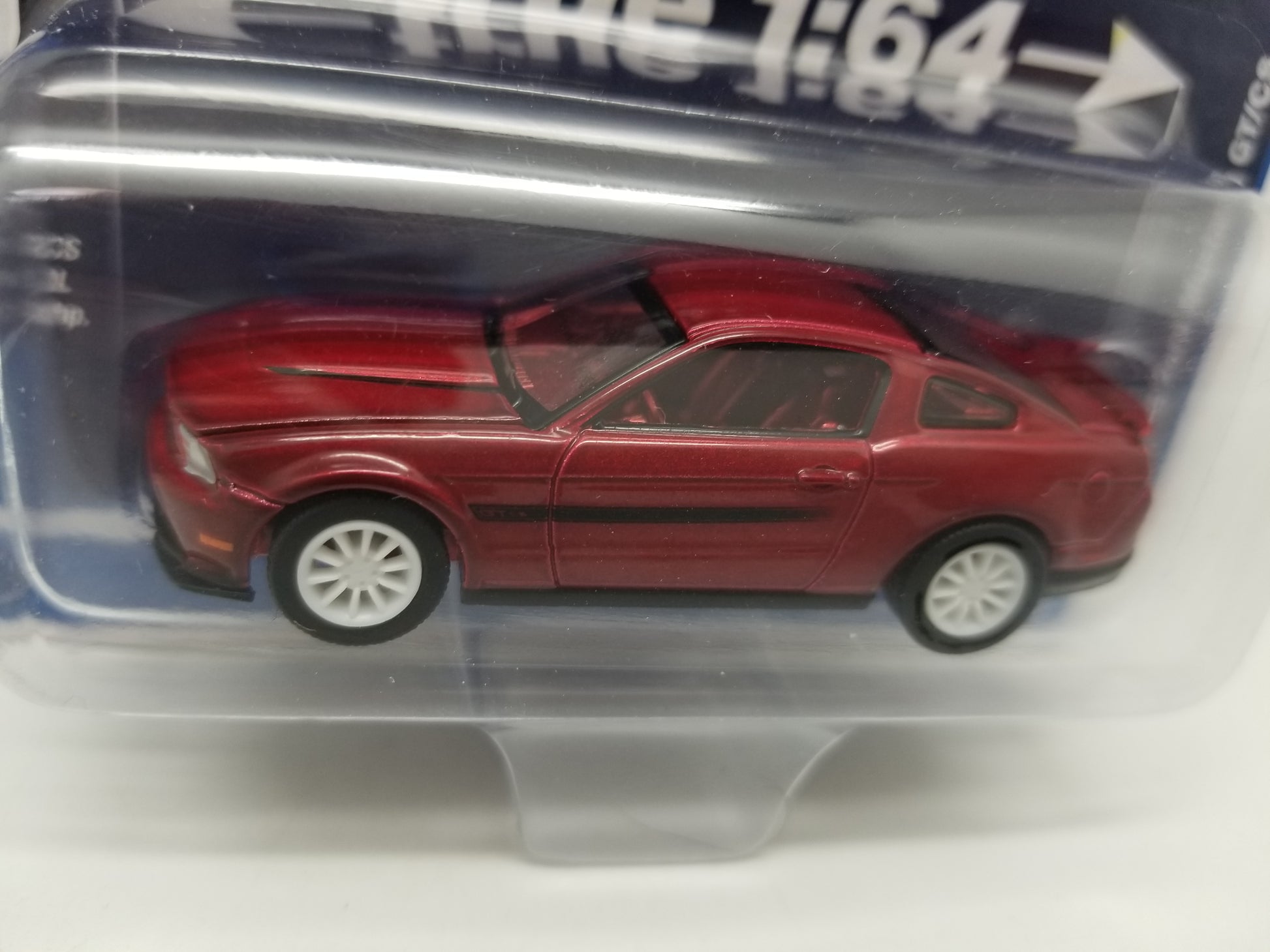 Skala 1/64 - Ford Mustang GT/CS 12' Rel.3 Ver.A från Auto World Skala 1/64 - Ford Mustang GT/CS 12' Rel.3 Ver.A från Auto World