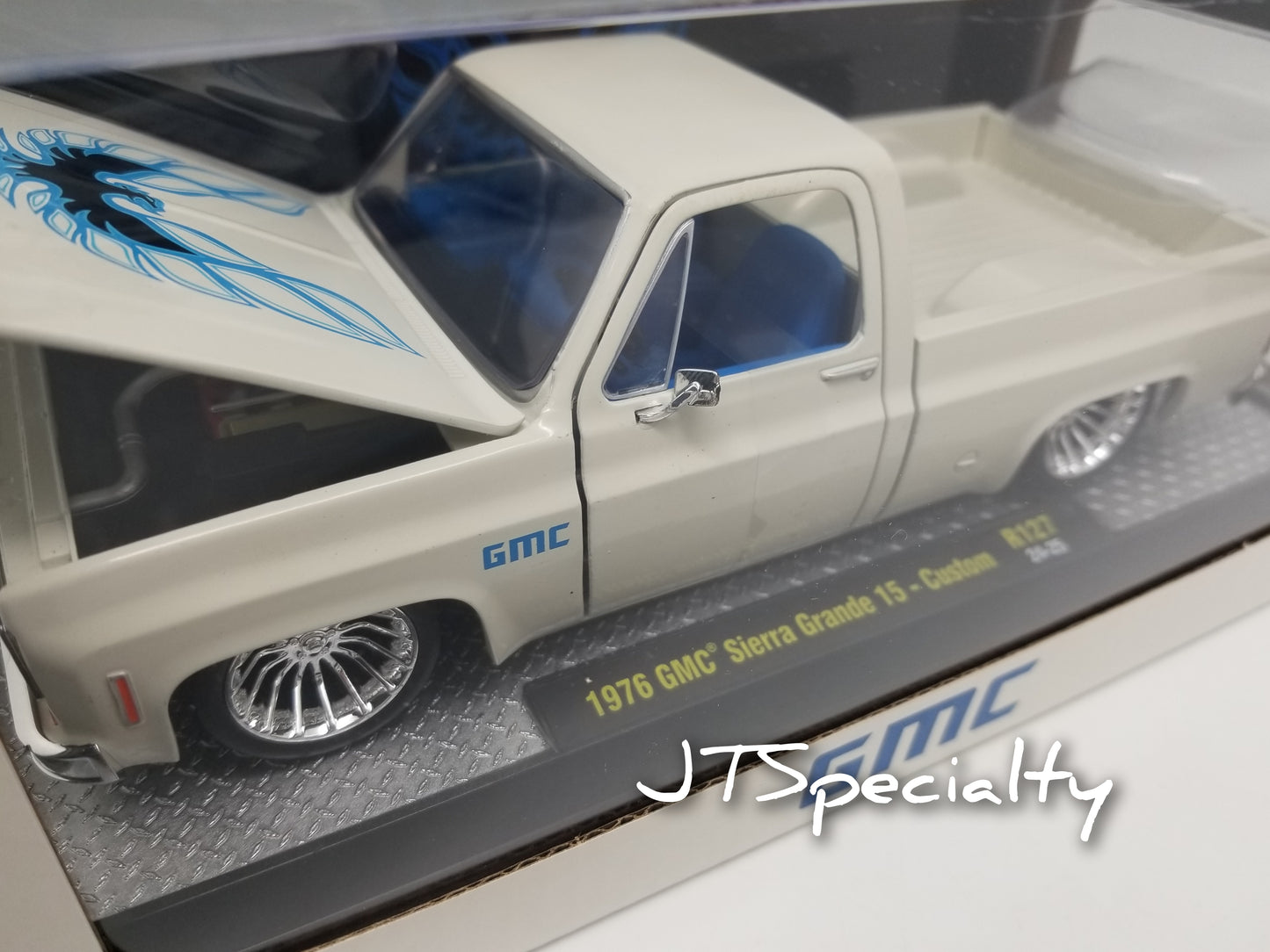 M2 1:24 Scale - 1976 GMC Sierra Grande Custom