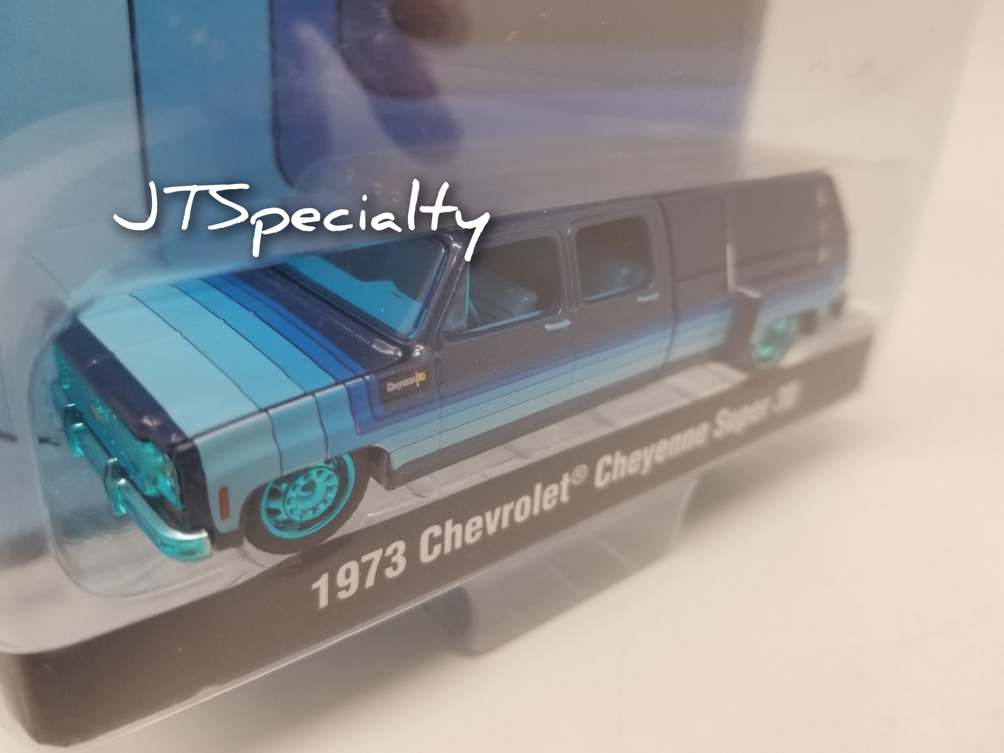 M2 CHASE 1973 Cheyenne Super 30 with Camper Shell - MiJo