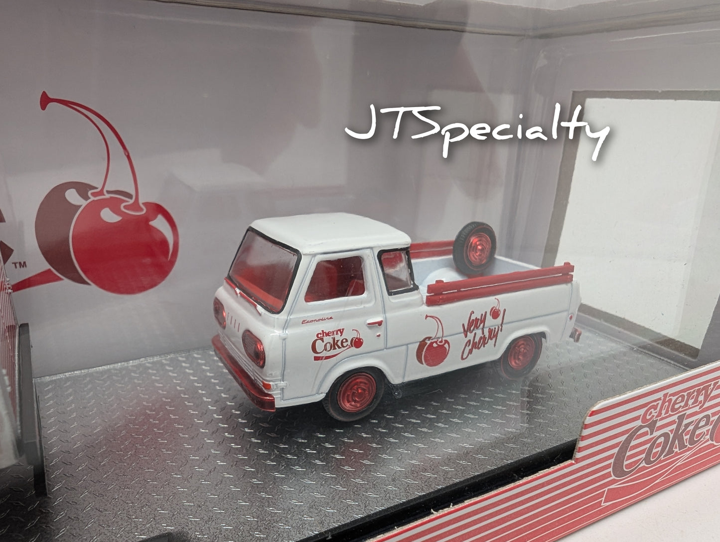 M2 CHASE 1966 Ford C-950 & 1964 Econoline Truck - Coca-Cola Auto Hauler