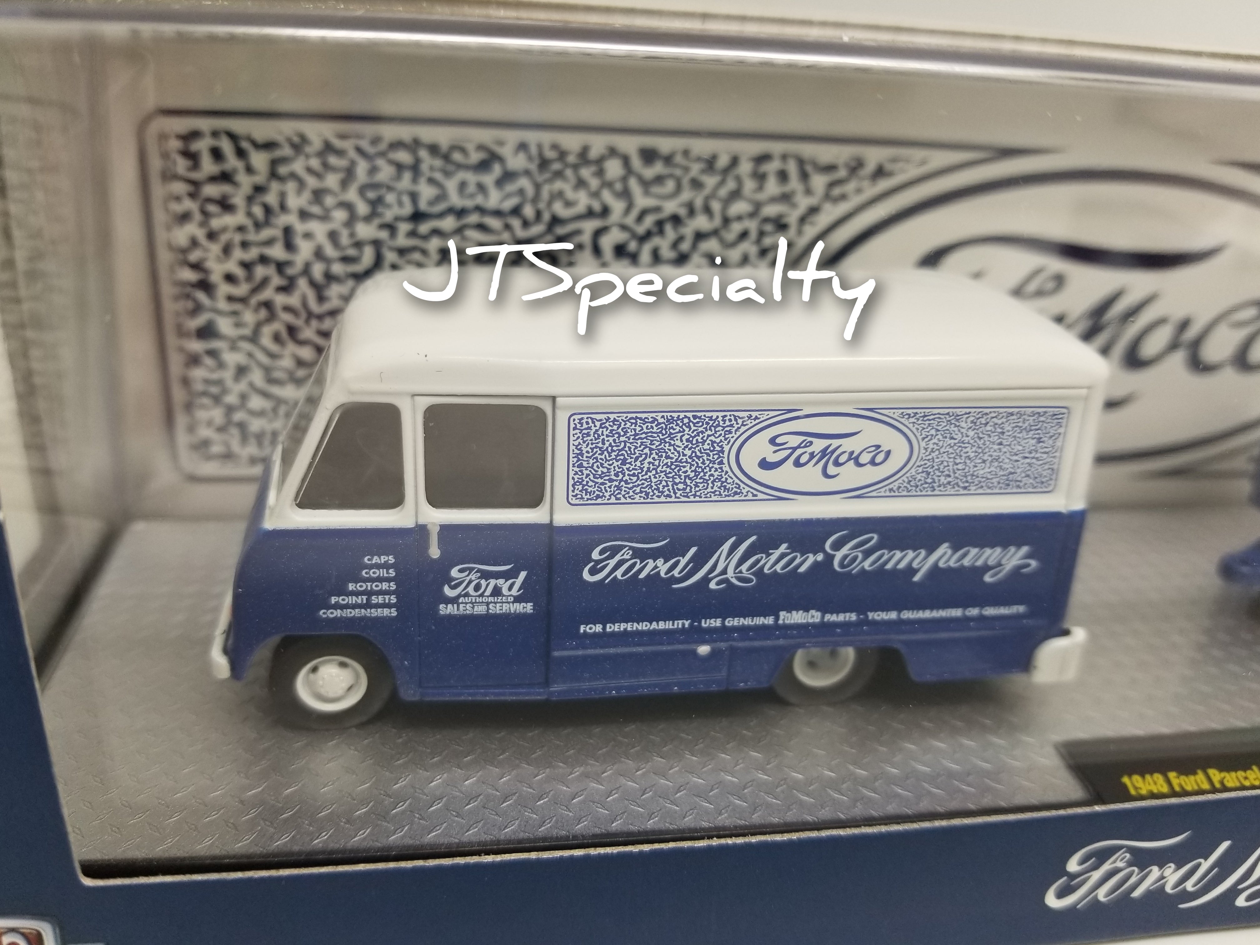 M2 1948 Ford Parcel Truck & 1932 Ford Roadster - Auto Hauler