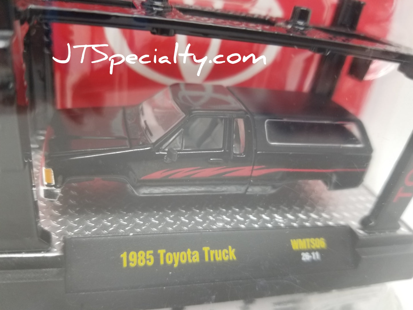 M2 1985 Toyota Truck - Model Kit