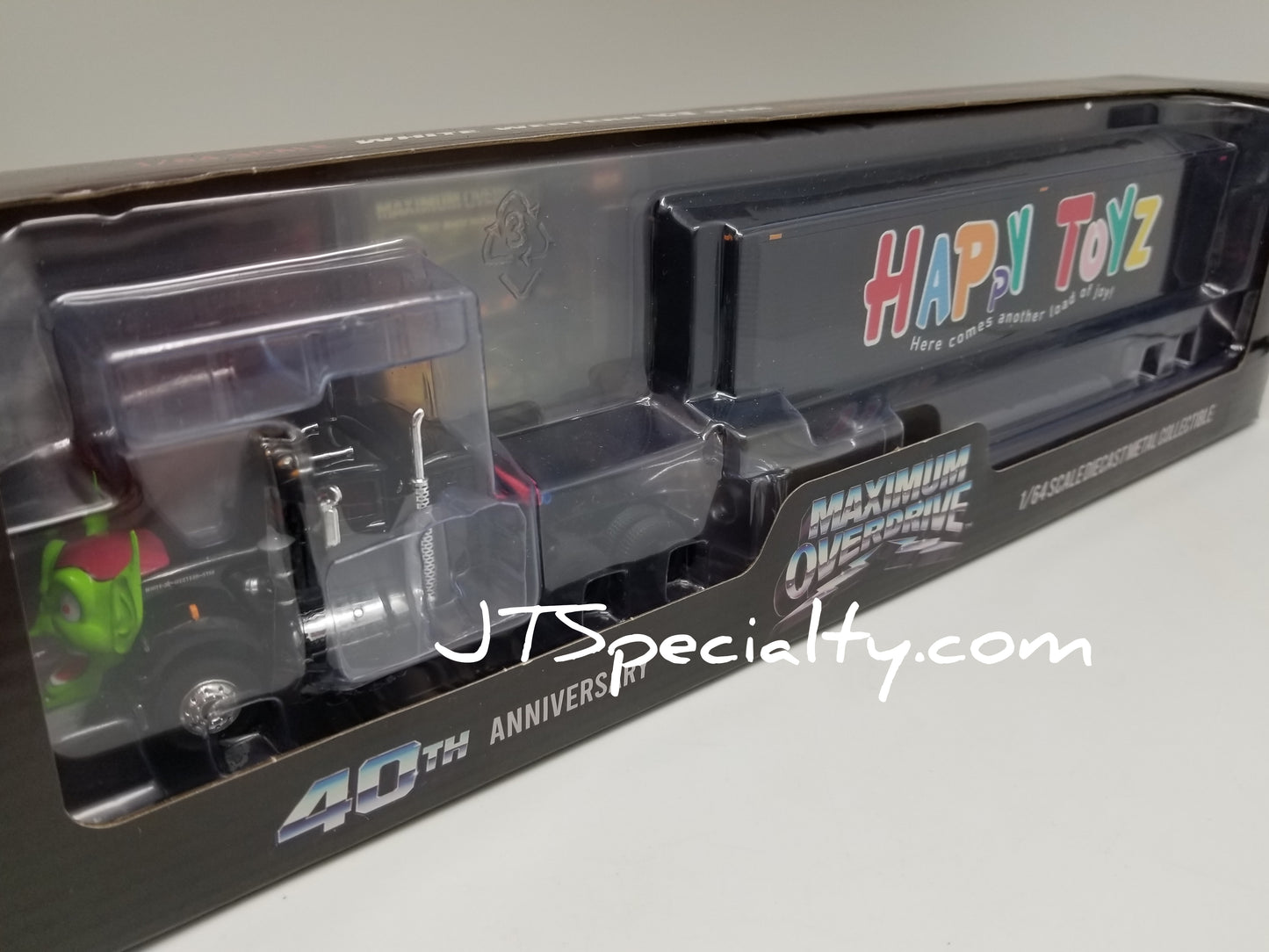 DCP - Happy Toyz - White Western Star and 40 Vintage Trailer - Maximum Overdrive