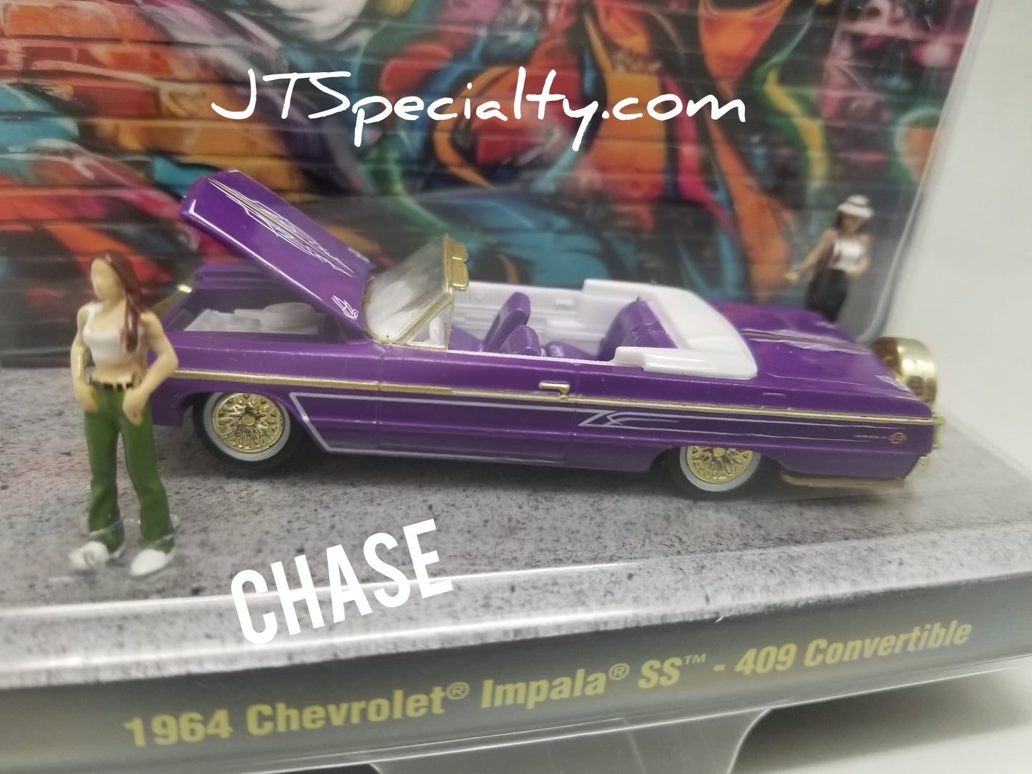 M2 CHASE 1964 Chevrolet Impala Convertible - Lowriders w/ Figures