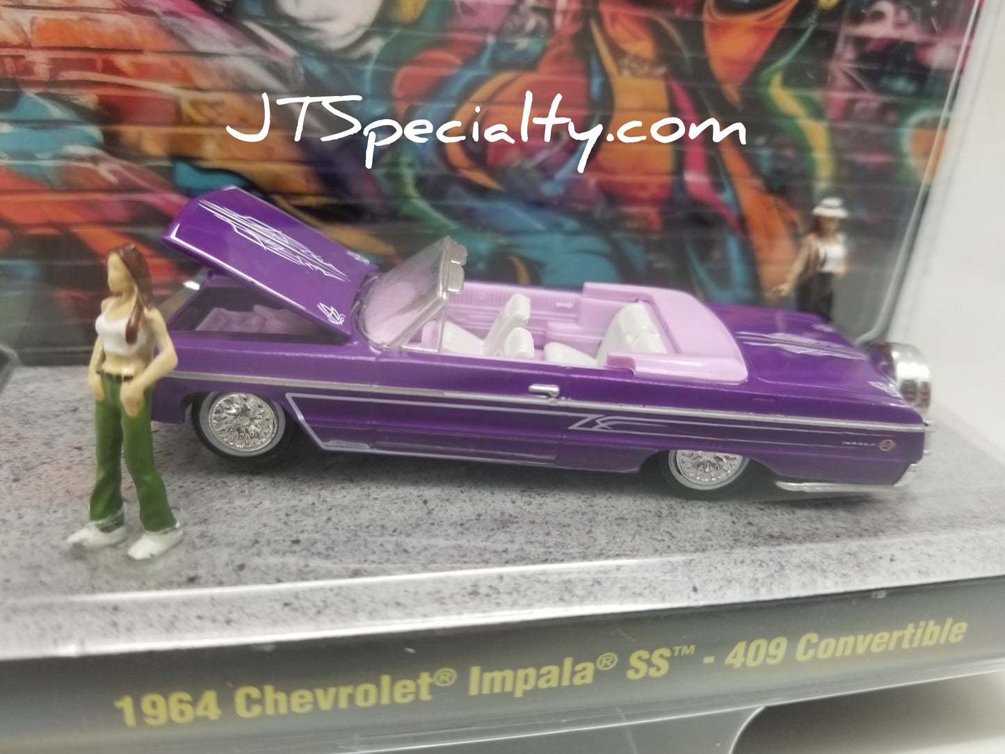 M2 1964 Chevrolet Impala Convertible - Lowriders w/ Figures