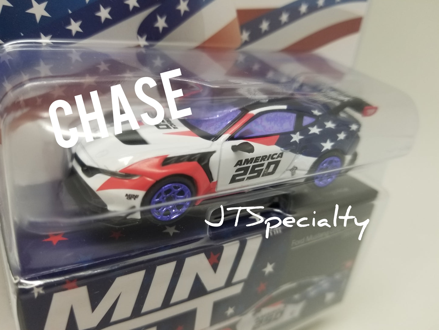 Mini GT CHASE 1301 - Ford Mustang GTD America 250th - USA Exclusive