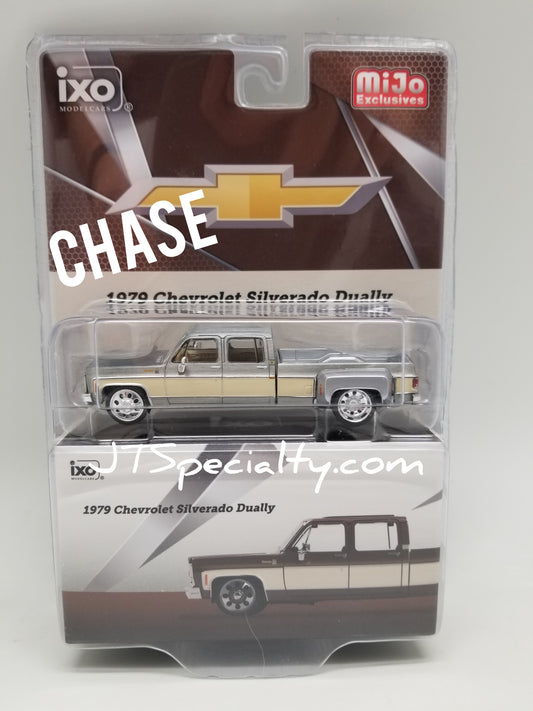 iXO CHASE 1979 Chevrolet Silverado C30 Crew Cab Dually