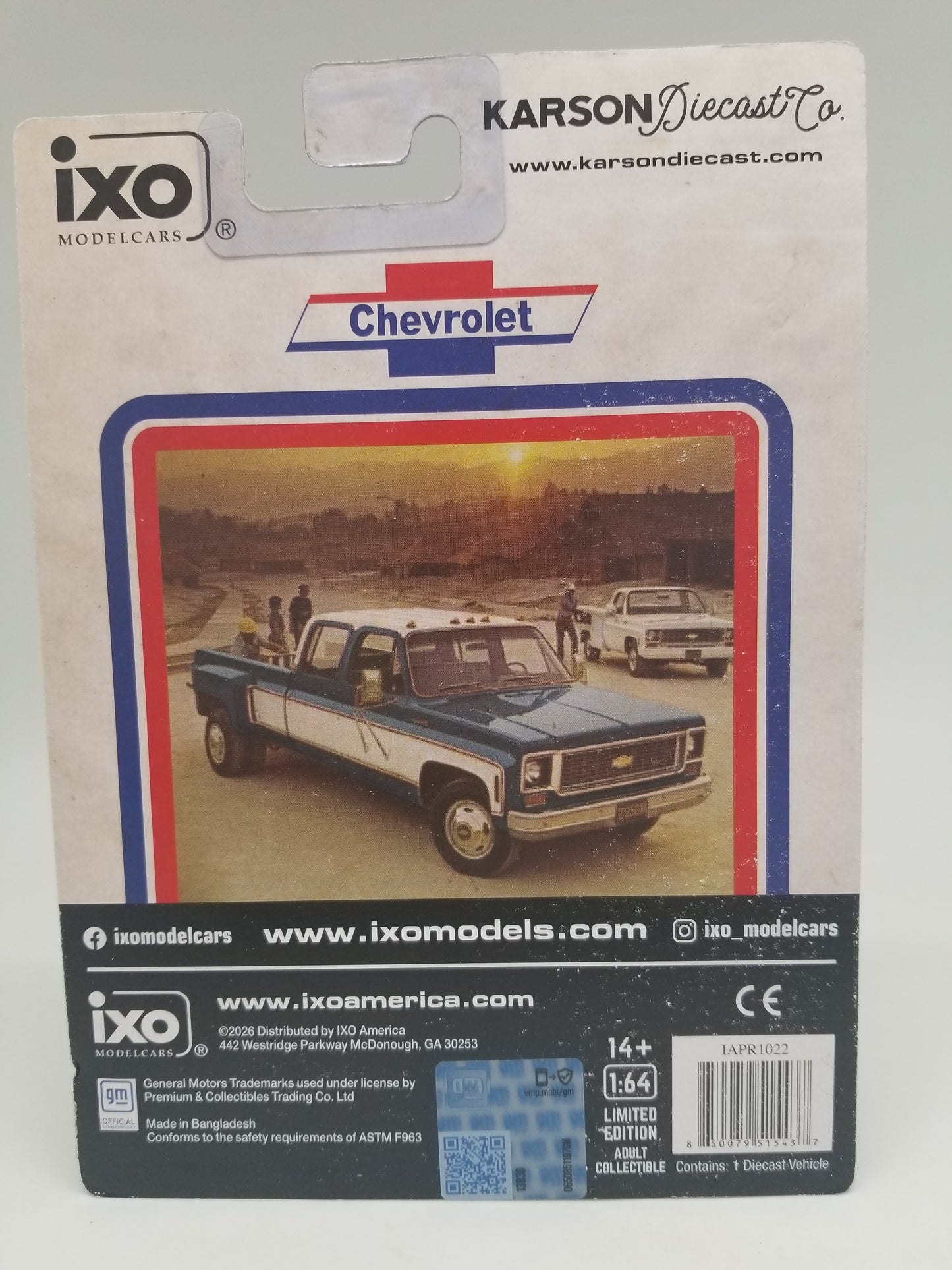 iXO 1974 Chevrolet Custom C30 - Blue/White Dually