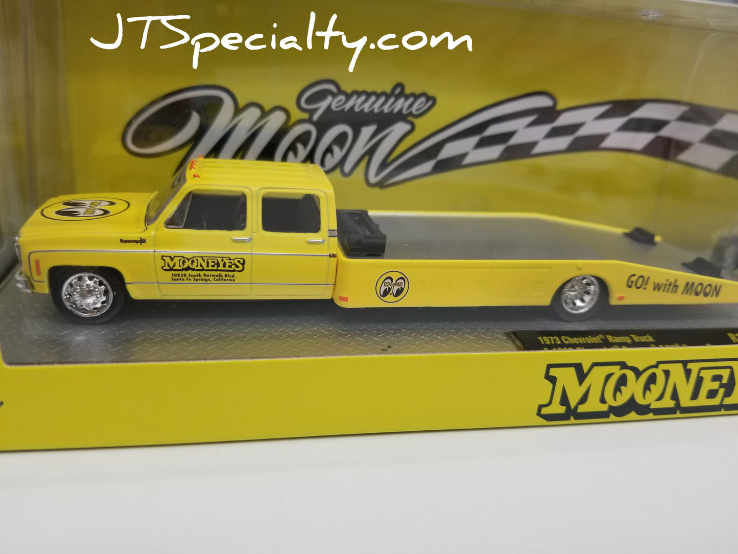 M2 1973 Chevrolet Ramp Truck & 1969 Camaro Z/28 Funny Car - Auto Hauler