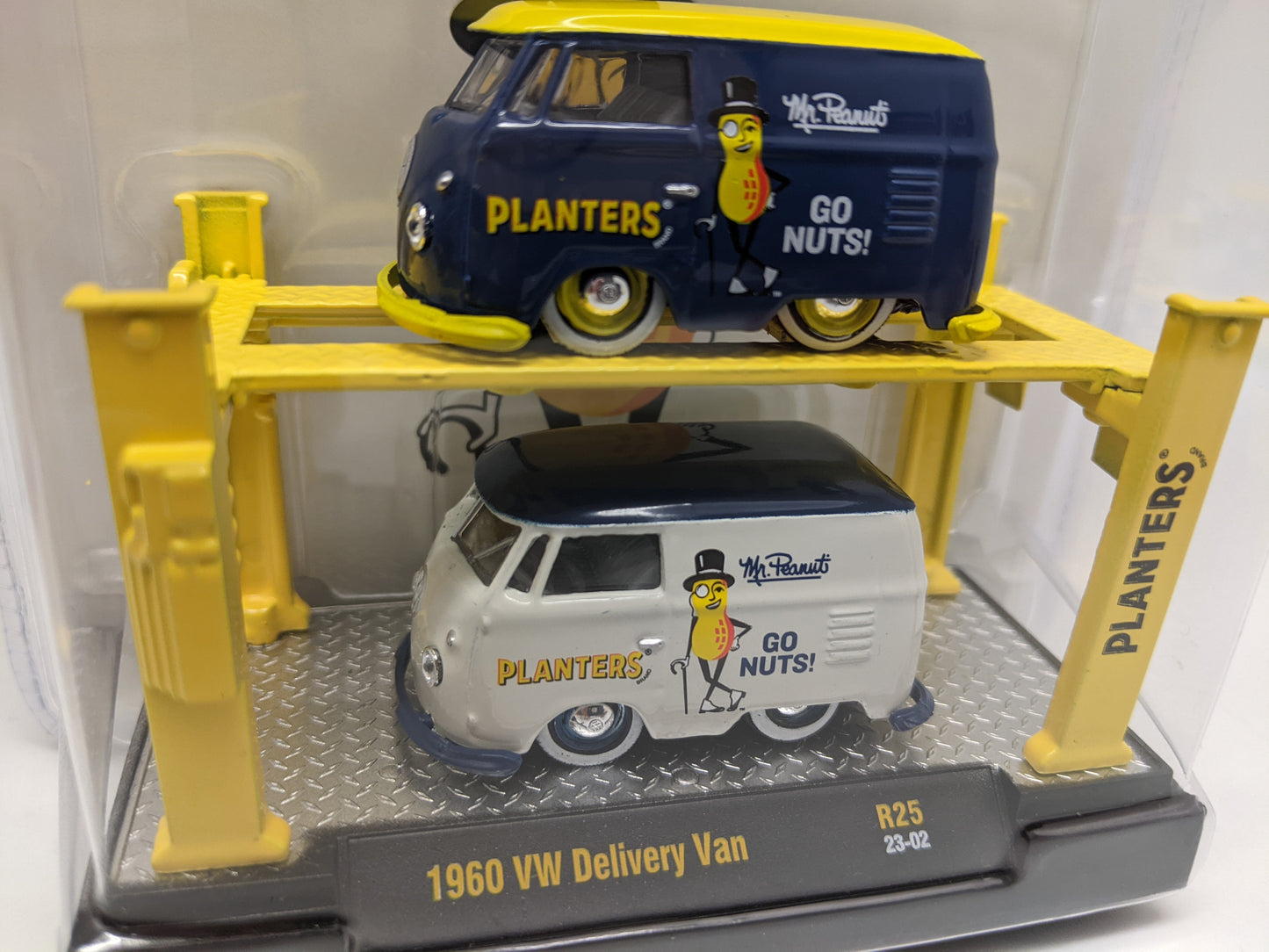 M2 1960 VW Delivery Van Auto Lift - Planters