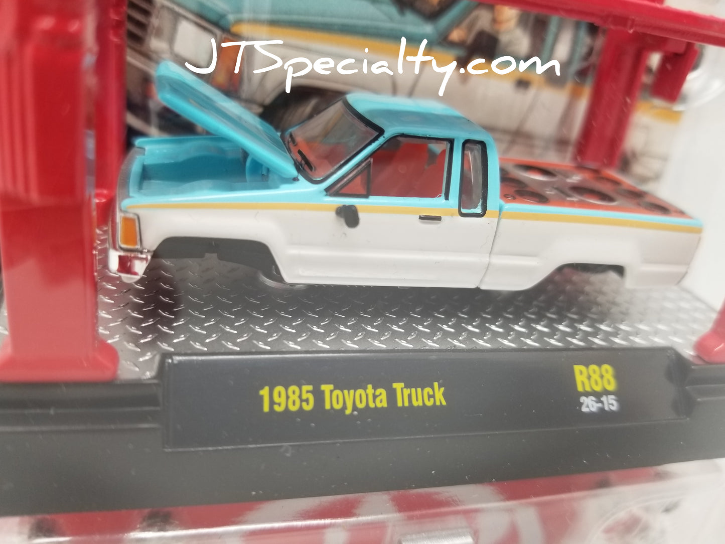 M2 1985 Toyota Truck - Model Kit
