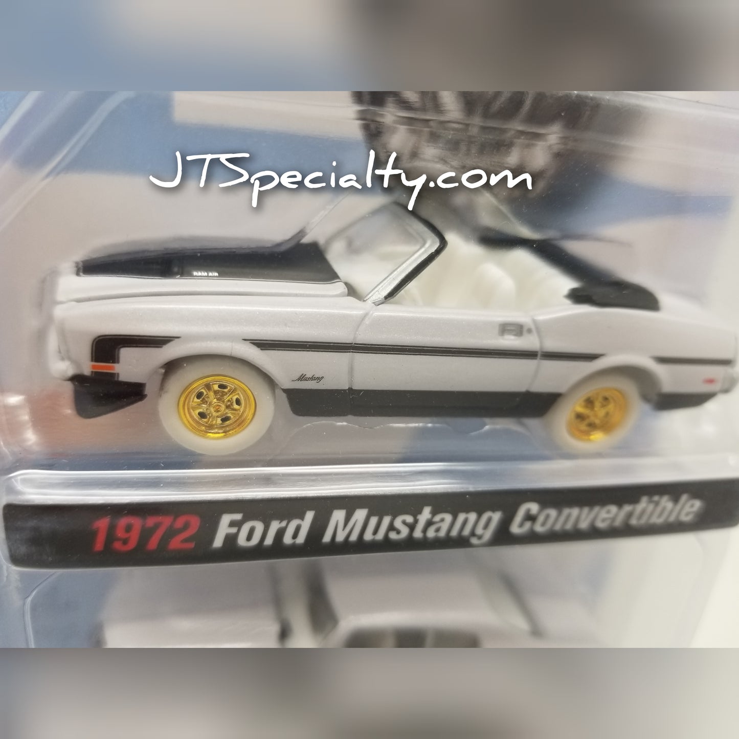 JL 2 Pack CHASE - 1972 Ford Mustang Convertible & 1972 Chevy Chevelle Heavy Chevy - WHITE LIGHTNING