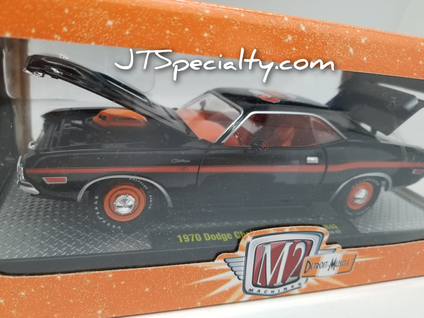 M2 1:24 Scale - 1970 Dodge Challenger R/T HEMI (50th Anniv)