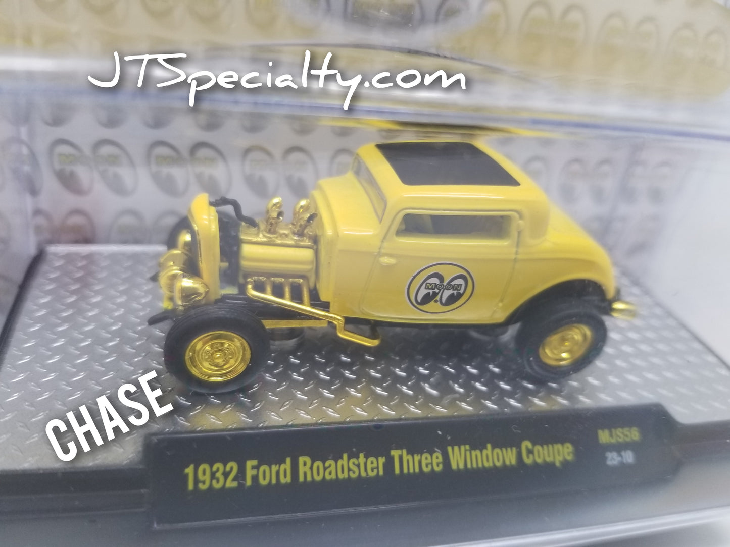 M2 CHASE 1932 Ford Roadster Three Window Coupe - Mooneyes -MiJo Exclusive