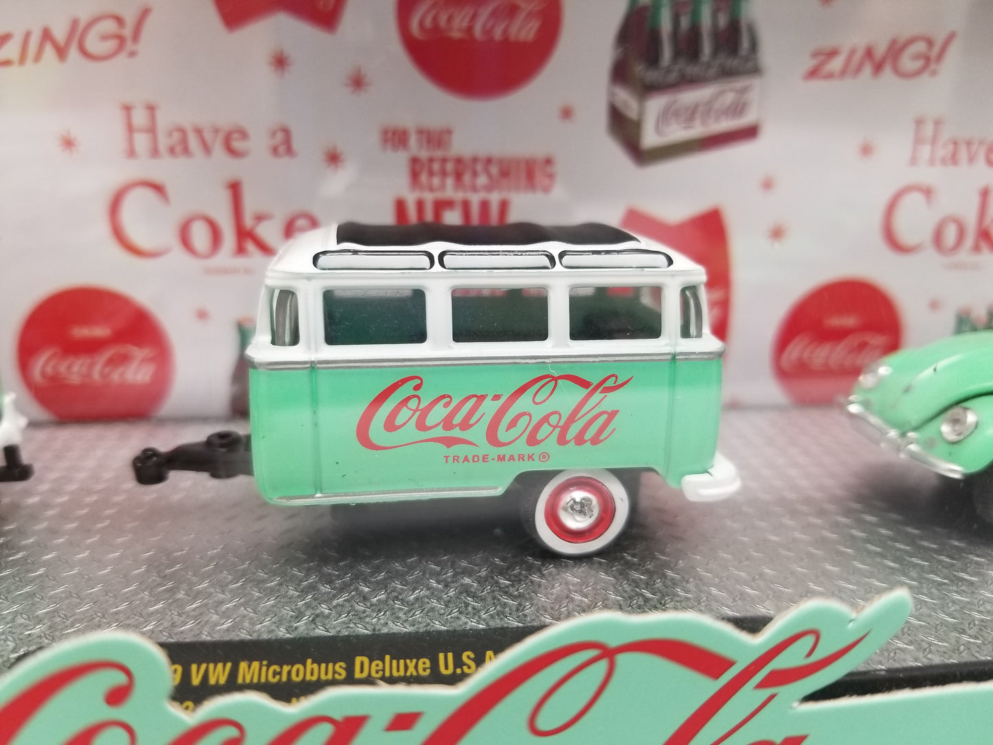 M2 1959 VW Microbus Deluxe & 1953 VW Beetle - Coca-Cola