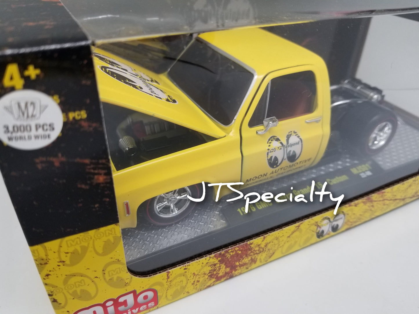 M2 1:24 Scale - 1976 GMC Sierra Grande 15 - Mooneyes
