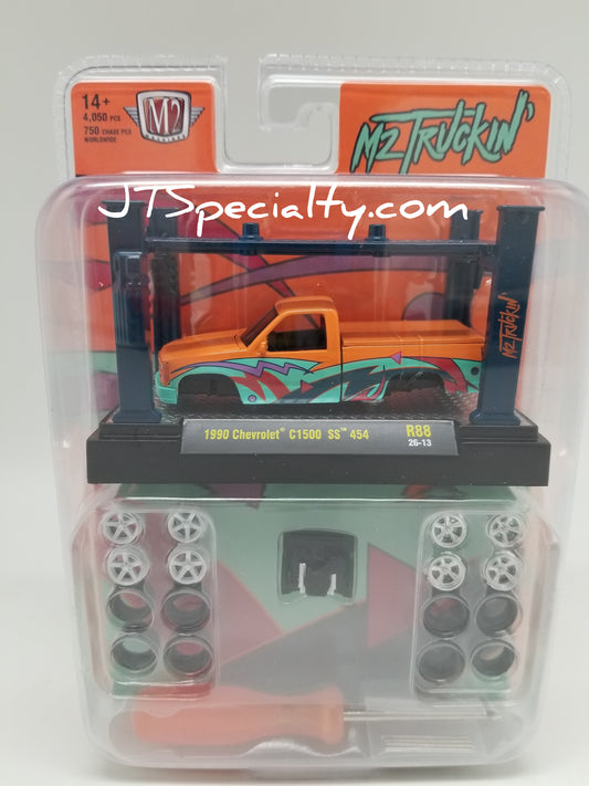 M2 1990 Chevrolet C1500 SS 454 - Model Kit