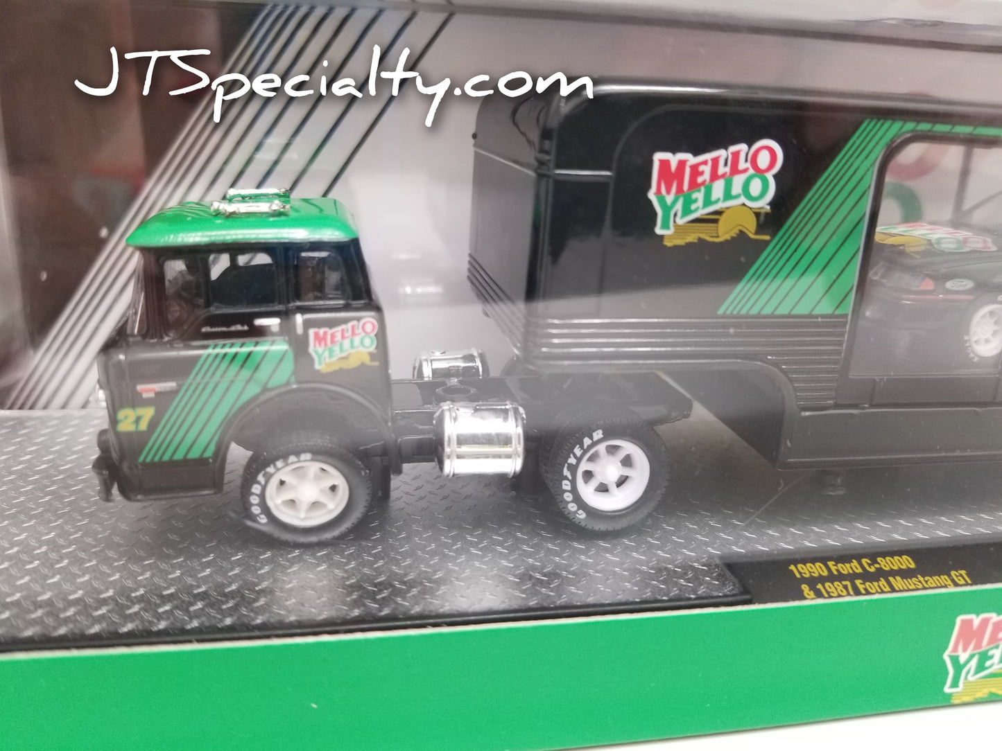 M2 1990 Ford C-8000 & 1987 Mustang GT - Mello Yello Auto Hauler