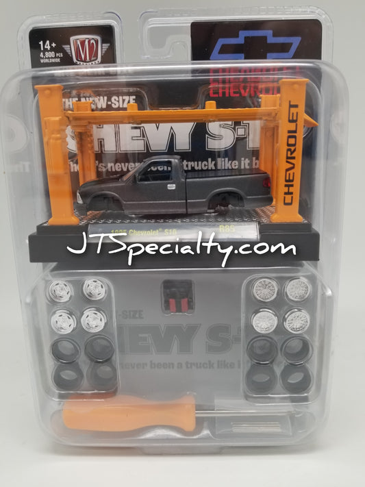 M2 1995 Chevrolet S10 - Model Kit