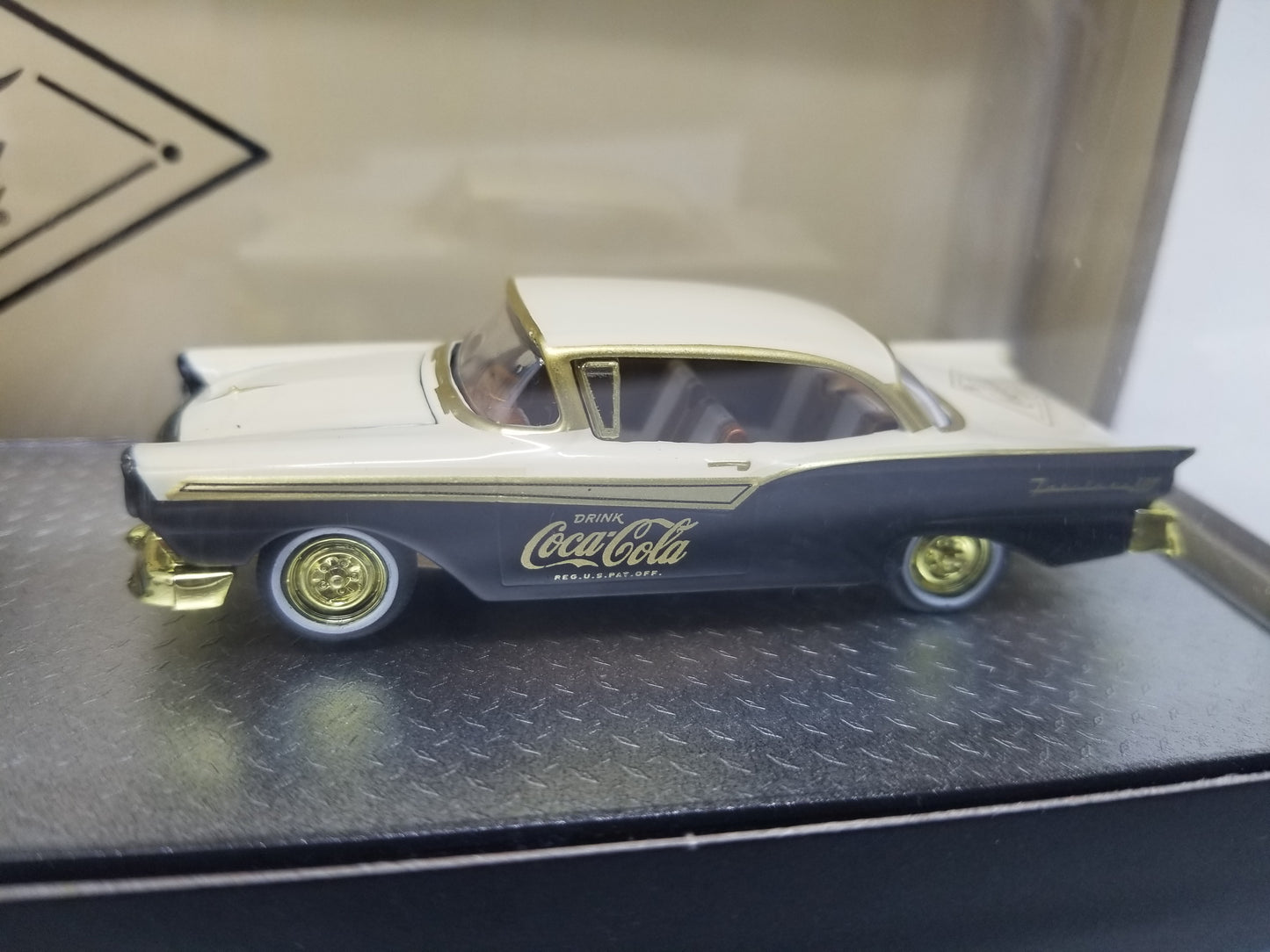M2 CHASE 1956 Ford COE & 1957 Ford Fairlane 500 Auto Hauler