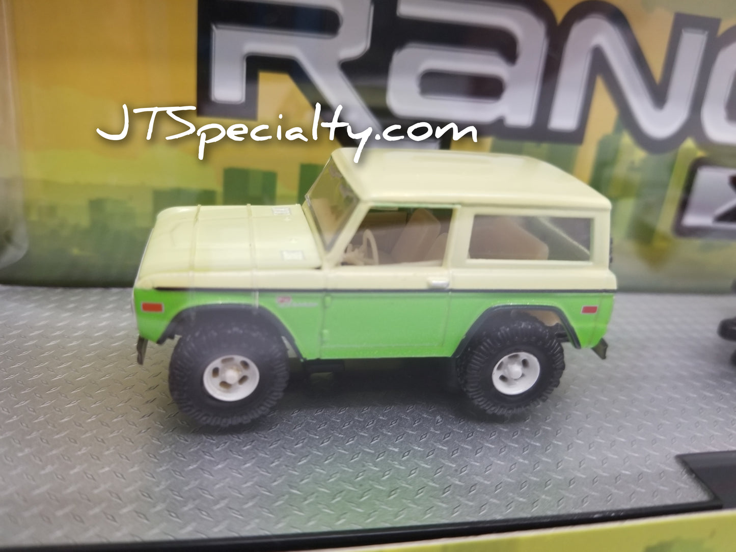 M2 1976 Ford Bronco & 1995 Ford Ranger XLT - Auto Hauler