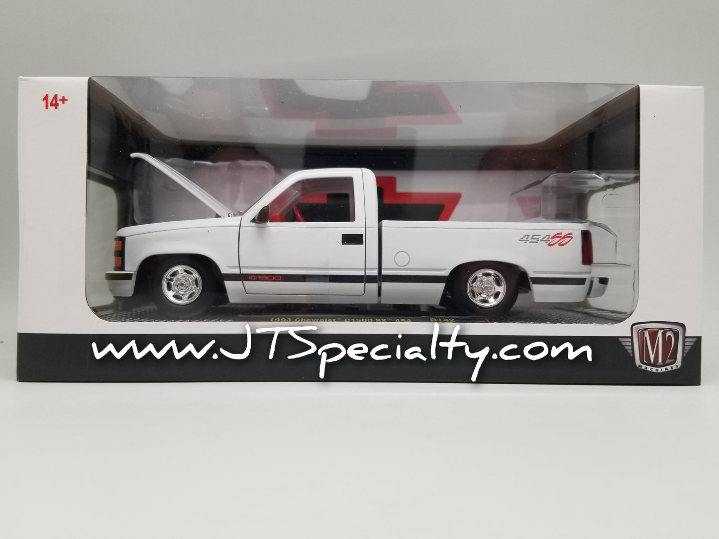 M2 1:24 Scale - 1993 Chevrolet C1500 SS 454 - WHITE