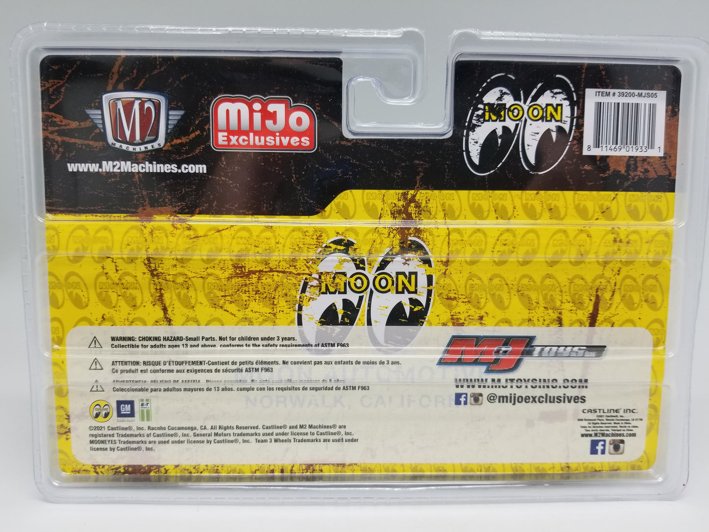 M2 CHASE 1968 Chevrolet C60 Truck & 1976 GMC Sierra Grande 15 - Mooneyes