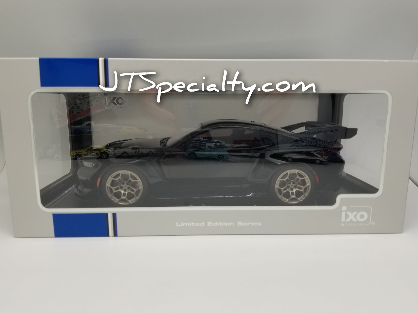 iXO 2025 Ford Mustang GTD 1:18 scale - Black