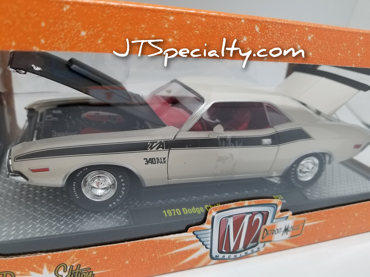 M2 1:24 Scale - 1970 Dodge Challenger T/A