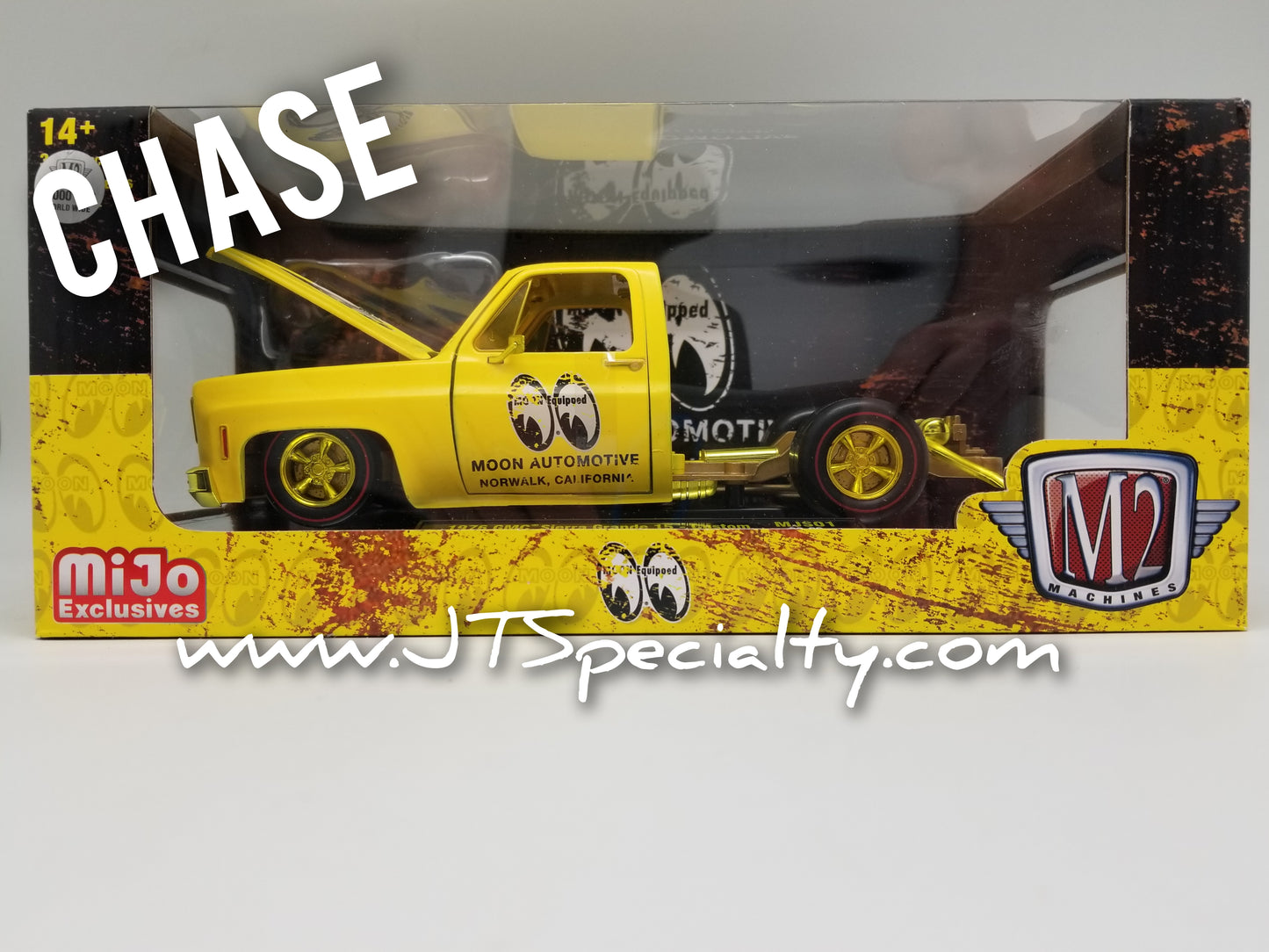 M2 CHASE 1:24 Scale - 1976 GMC Sierra Grande 15 - Mooneyes