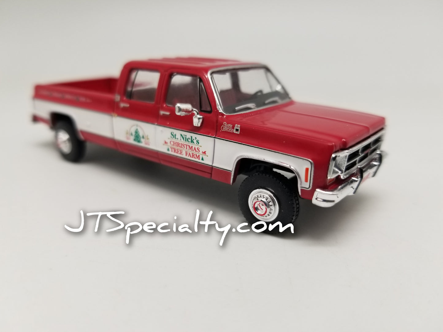 iXO 1976 GMC Sierra Grande 2500 - Christmas Exclusive
