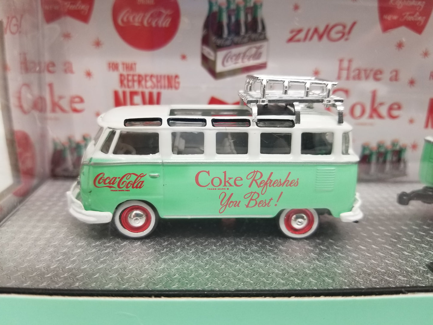 M2 1959 VW Microbus Deluxe & 1953 VW Beetle - Coca-Cola