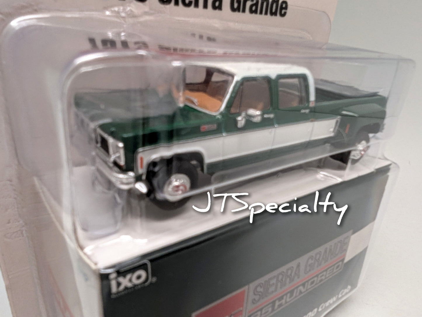 iXO 1973 GMC Sierra Grande 3500 Crew Cab Dually - GREEN