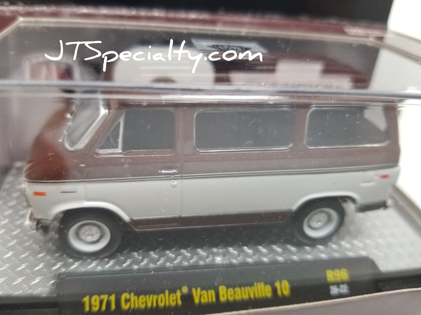 M2 1971 Chevrolet Van Beauville 10