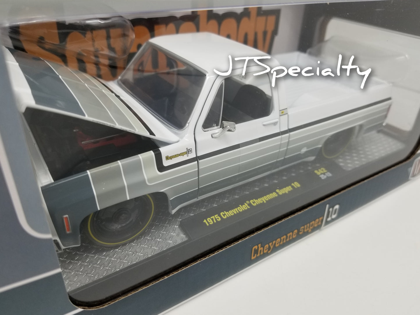 M2 1:24 Scale - 1975 Chevrolet Cheyenne Super 10 - 50 Shades