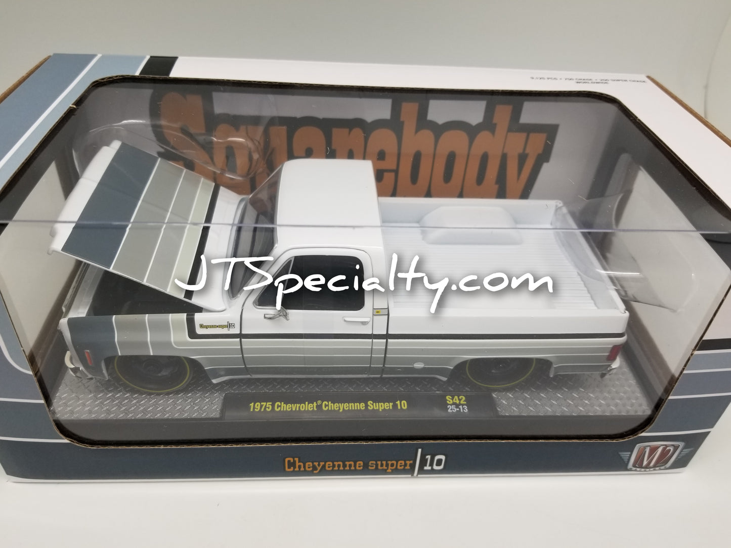 M2 1:24 Scale - 1975 Chevrolet Cheyenne Super 10 - 50 Shades