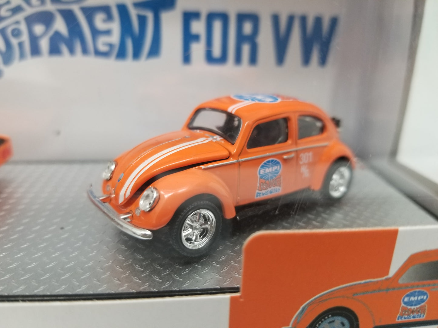 M2 1957 Mack Model N & 1953 VW Beetle Deluxe USA Model Auto Hauler