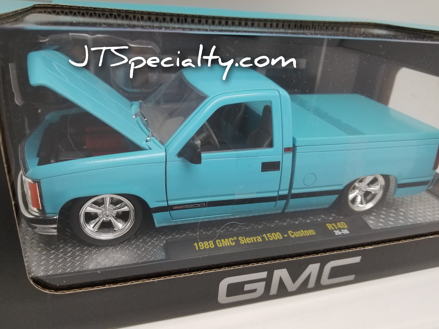 M2 1:24 Scale - 1988 GMC Sierra 1500