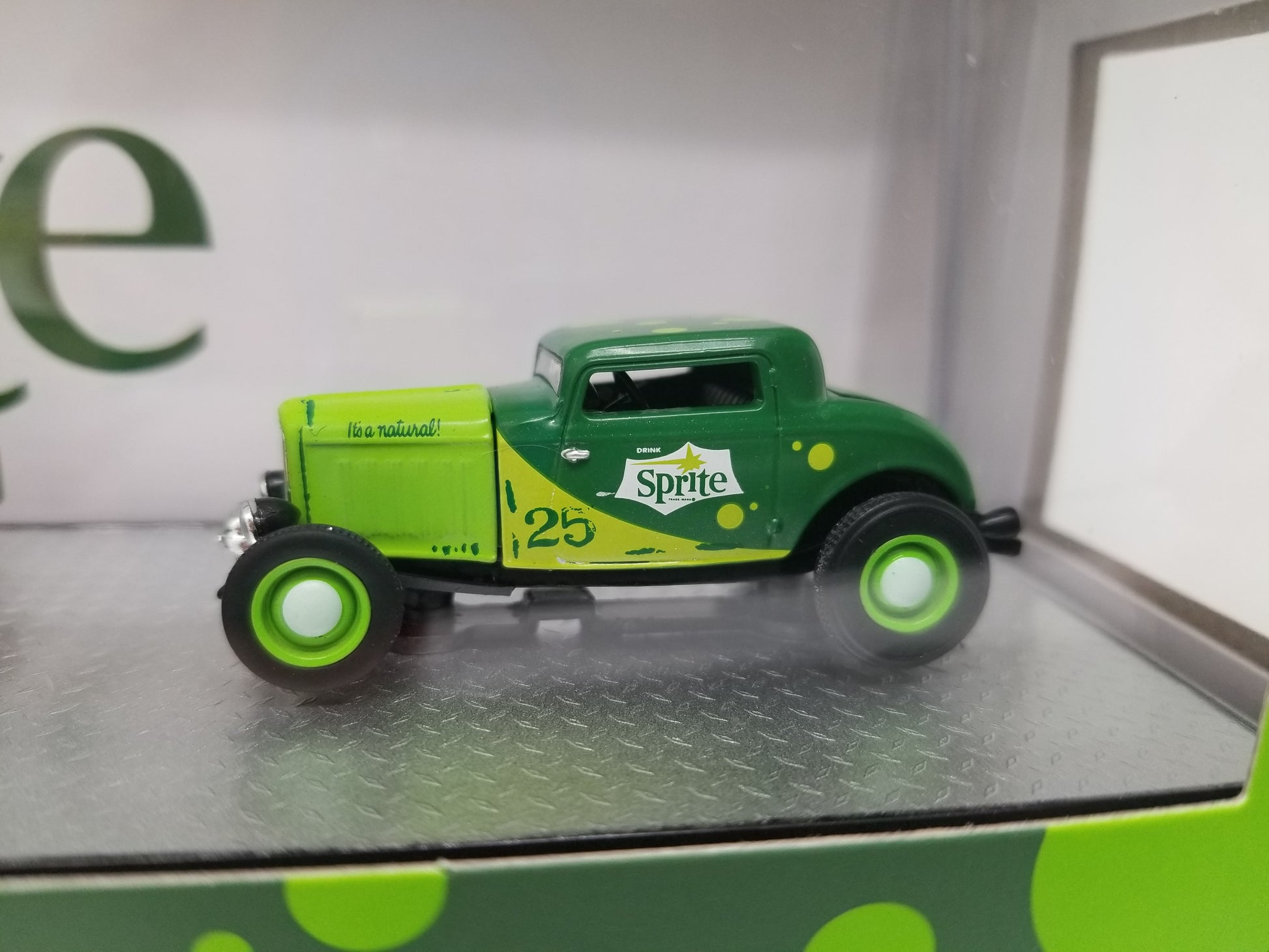 LJ291 SOLIDO PRESTIGE 1/18 1:18 Ford camion citerne Quaker state vert blanc LJ291 SOLIDO PRESTIGE 1/18 1:18 Ford camion citerne Quaker state vert blanc