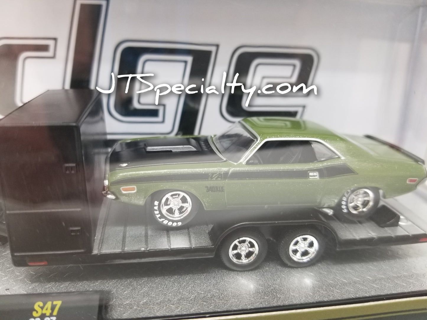 M2 1974 Dodge W200 Power Wagon & 1970 Challenger T/A - Auto Hauler