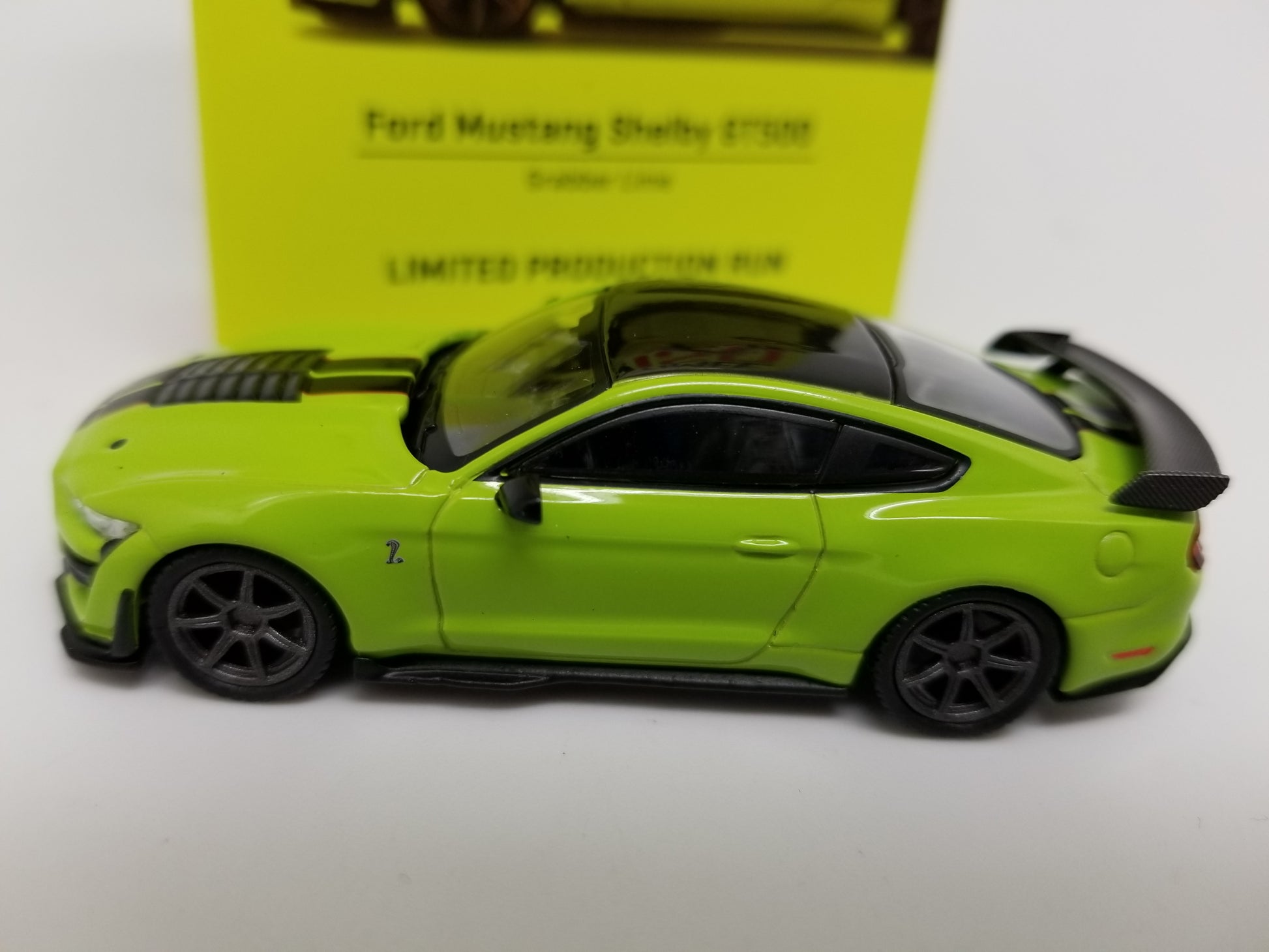 Mini GT 0271 - Tarmac Works - SHMEE150 Shelby GT500 - GRABBER LIME –  JTSpecialty