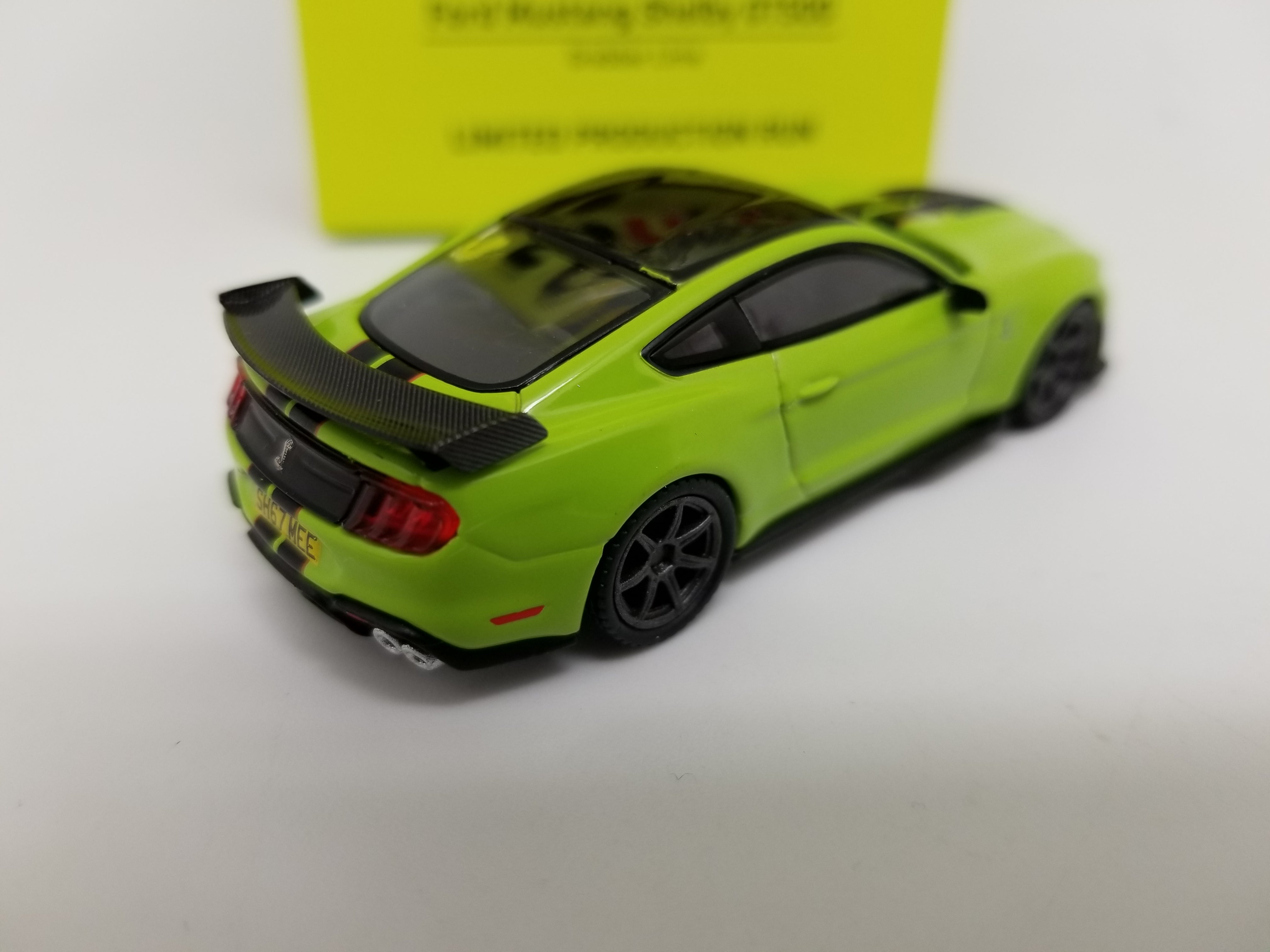 Mini GT 0271 - Tarmac Works - SHMEE150 Shelby GT500 - GRABBER LIME