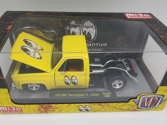 M2 1:24 Scale - 1976 GMC Sierra Grande 15 - Custom - Moon Automotive